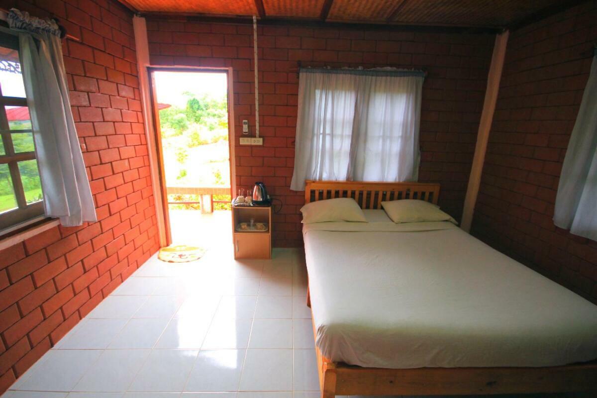 Hotel มนต์เมืองแจ่ม Mae Chaem Exterior foto
